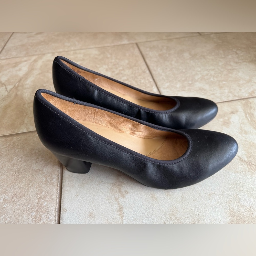 🖤👠 LIKE NEW NATURALIZER BLACK PUMPS